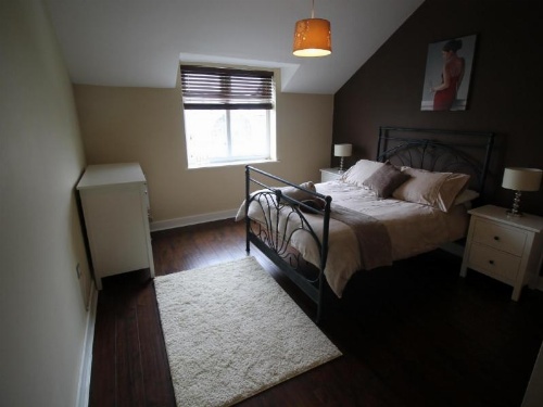 Ashgrove Court Penthouse's by Cardiff Holiday Homes image 3