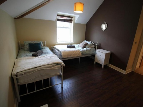 Ashgrove Court Penthouse's by Cardiff Holiday Homes image 4