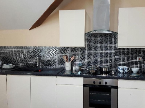 Ashgrove Court Penthouse's by Cardiff Holiday Homes image 5