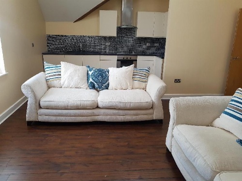 Ashgrove Court Penthouse's by Cardiff Holiday Homes image 6