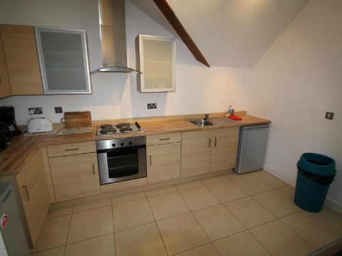 Ashgrove Court Penthouse's by Cardiff Holiday Homes image 7